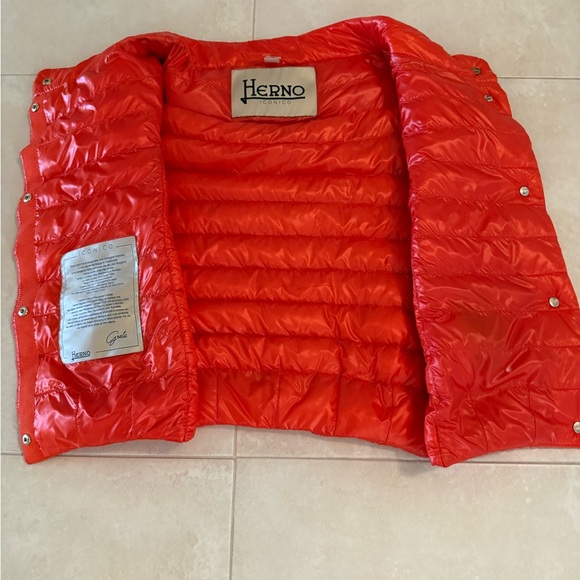 Herno Vibrant Orange Puffer Vest with Cap Sleeves size Small - Picture 3 of 5